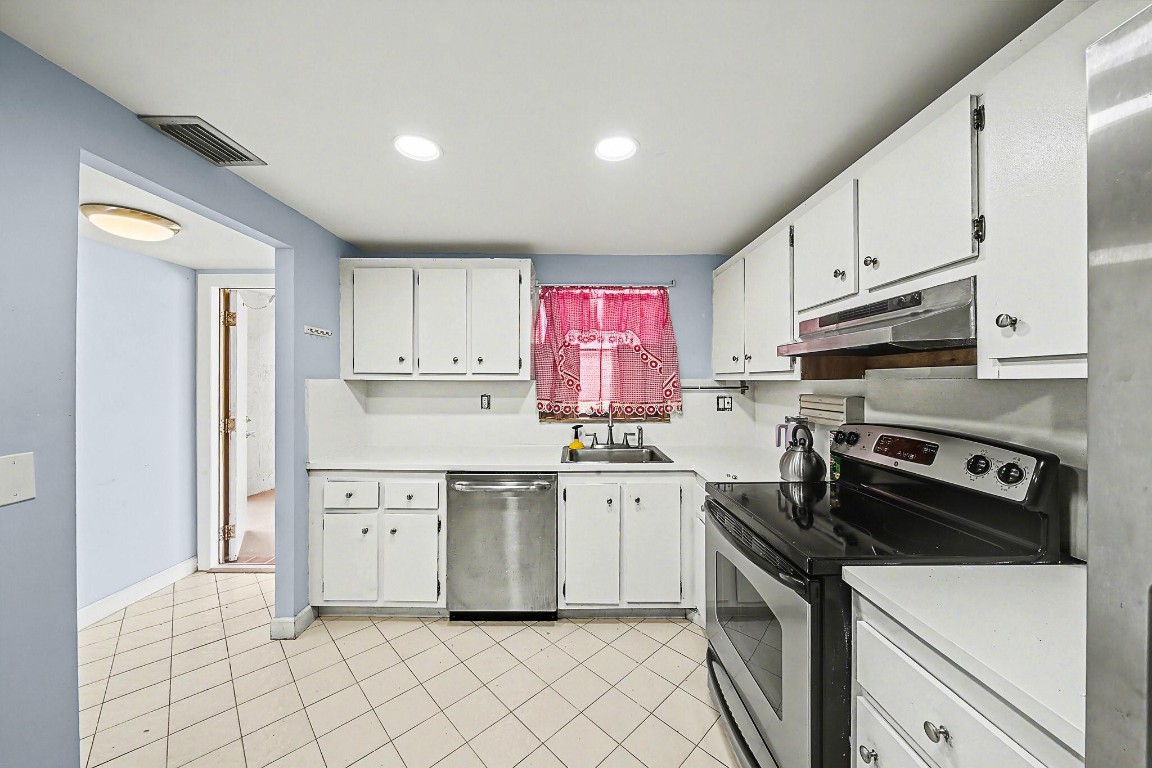 SUNRISE LAKES CONDOMINIUM - Residential