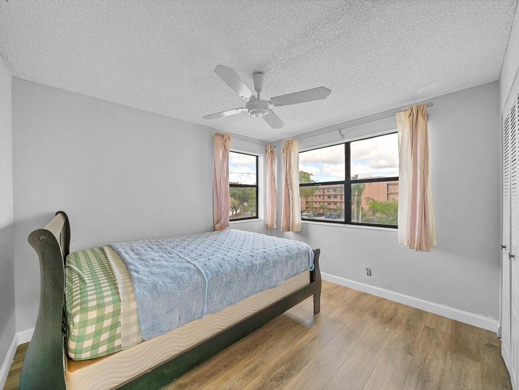 SUNRISE LAKES CONDOMINIUM - Residential