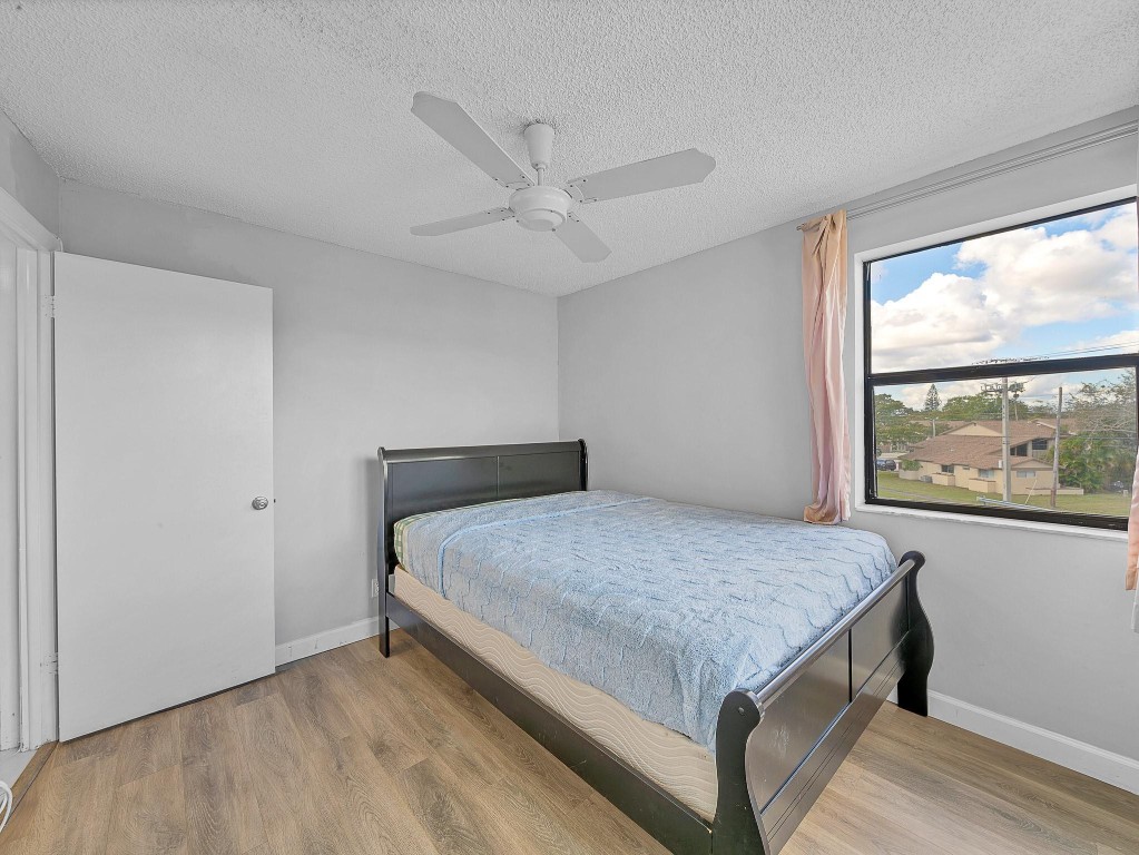 SUNRISE LAKES CONDOMINIUM - Residential