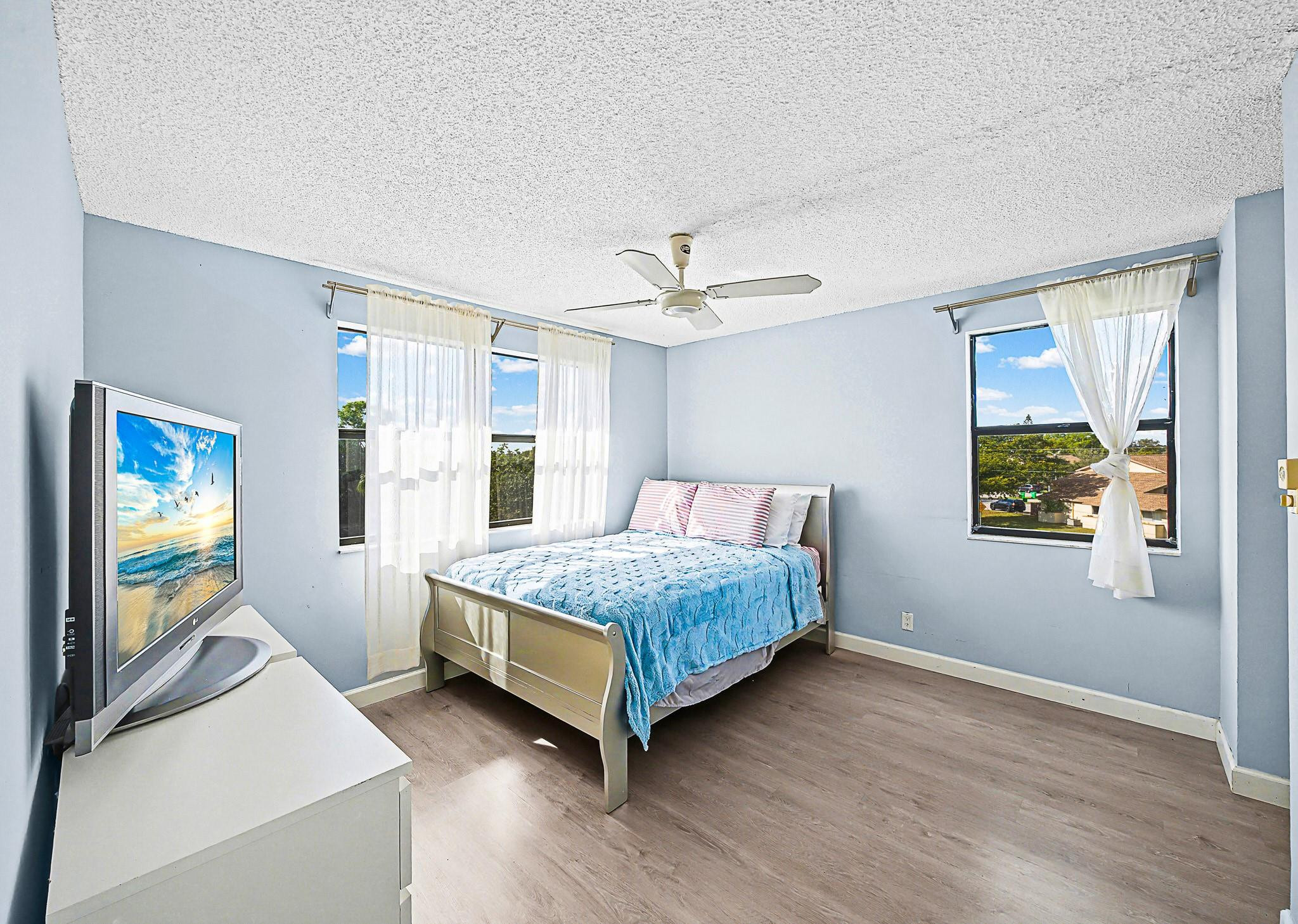 SUNRISE LAKES CONDOMINIUM - Residential