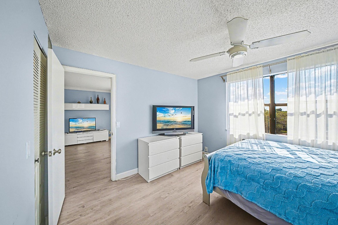 SUNRISE LAKES CONDOMINIUM - Residential