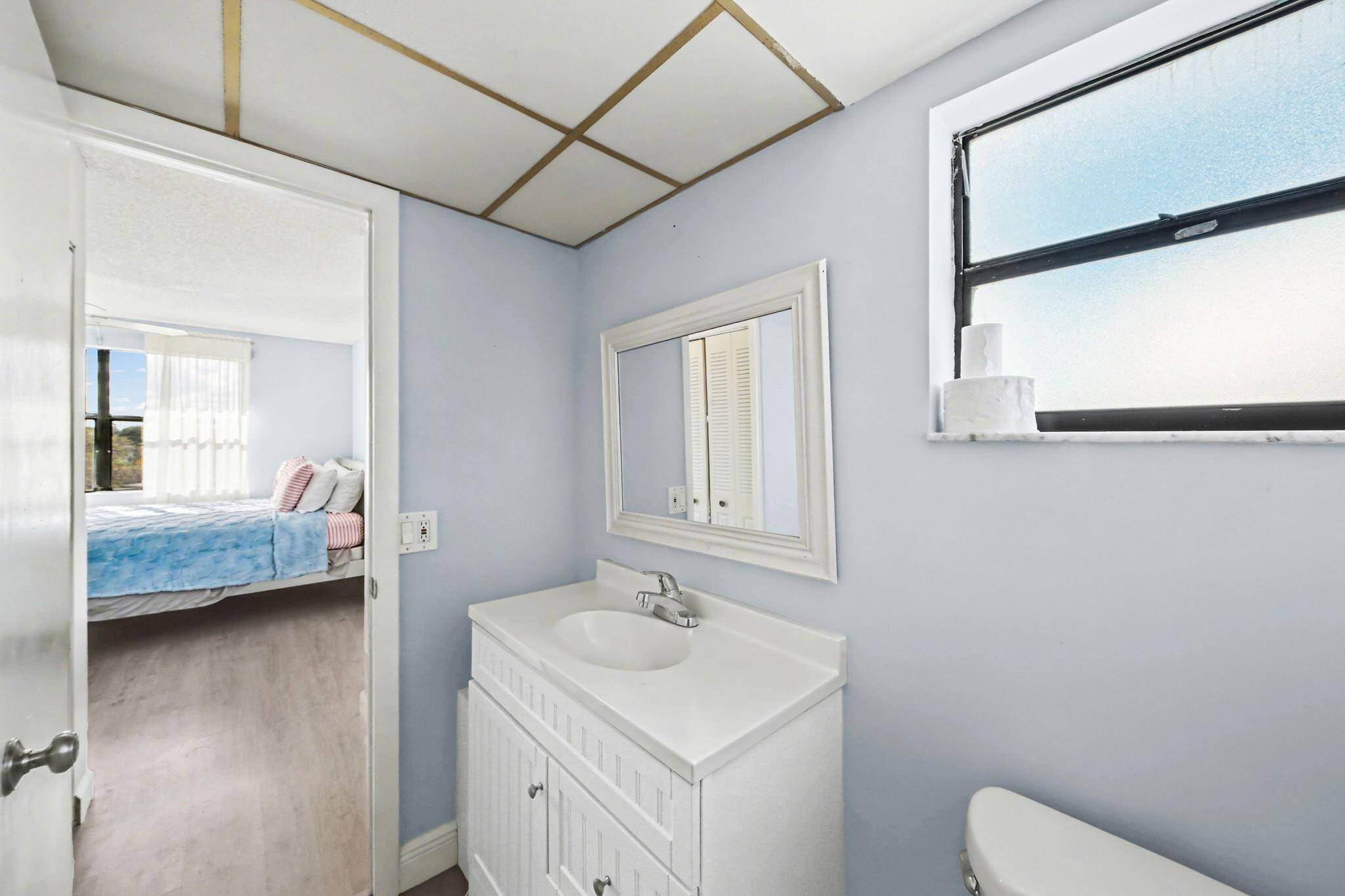 SUNRISE LAKES CONDOMINIUM - Residential