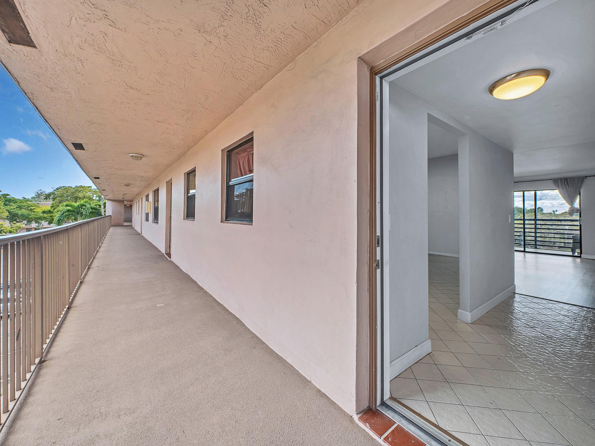 SUNRISE LAKES CONDOMINIUM - Residential