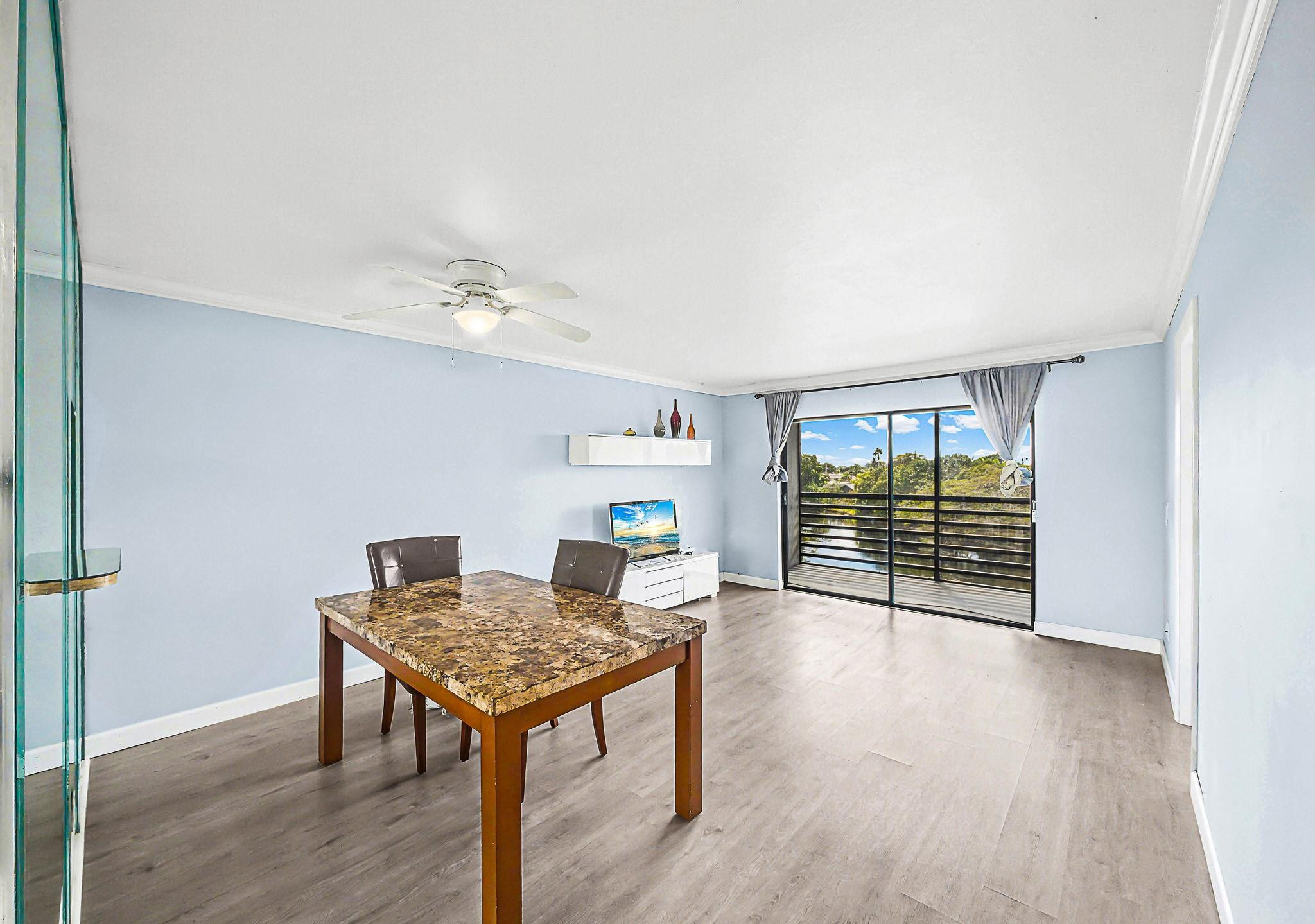 SUNRISE LAKES CONDOMINIUM - Residential