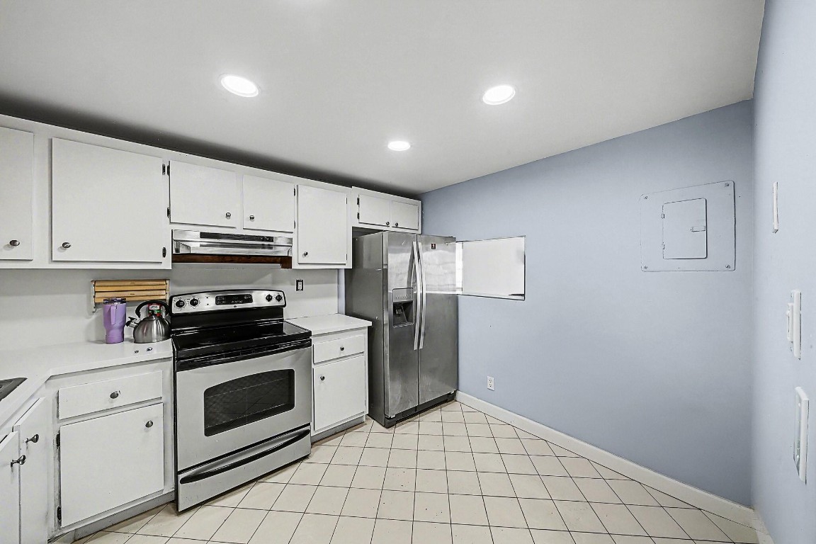 SUNRISE LAKES CONDOMINIUM - Residential