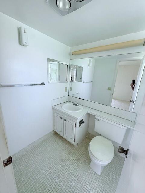 UPMINSTER F CONDO - Residential