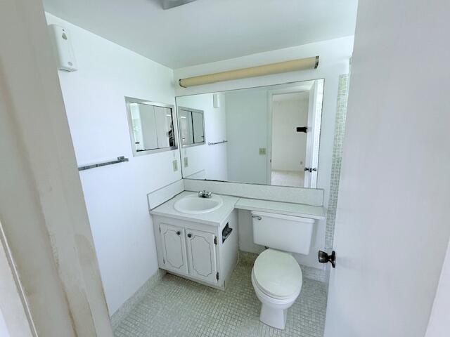 UPMINSTER F CONDO - Residential