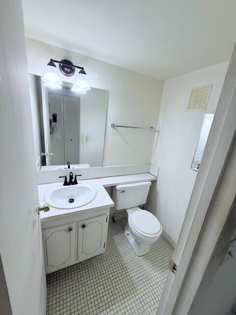 UPMINSTER F CONDO - Residential