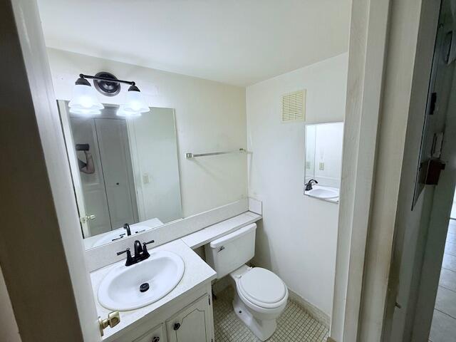 UPMINSTER F CONDO - Residential