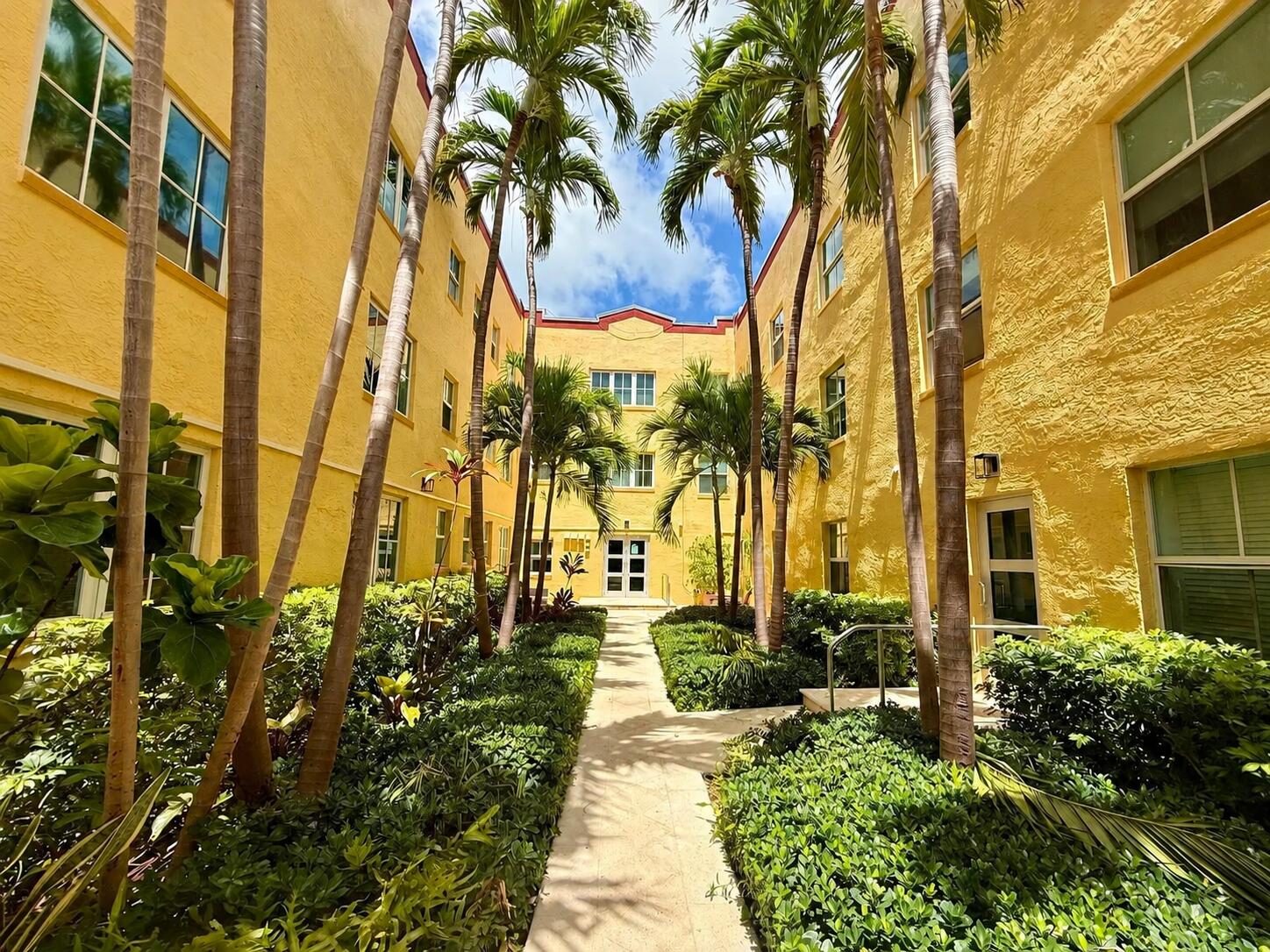 1308 DREXEL Avenue 204