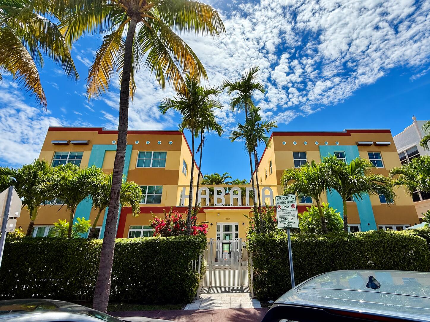 1308 DREXEL Avenue 204