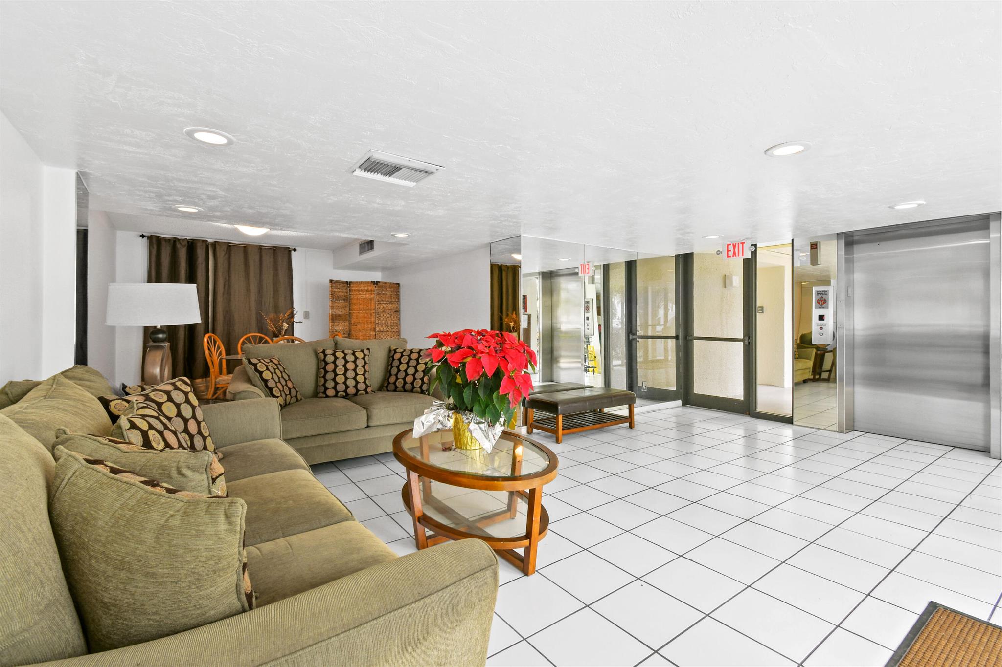 View photos, virtual tours, details... 1605 S Us Highway 1 M1-404