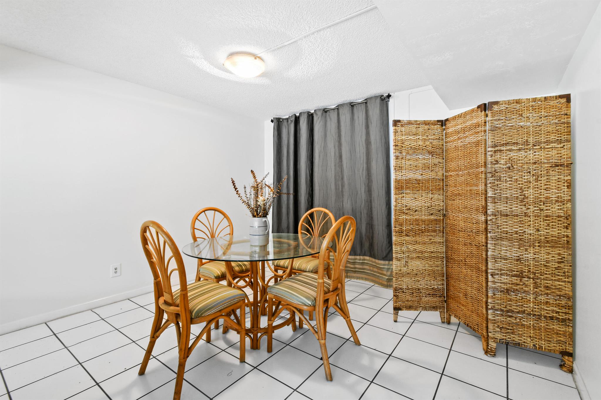 View photos, virtual tours, details... 1605 S Us Highway 1 M1-404