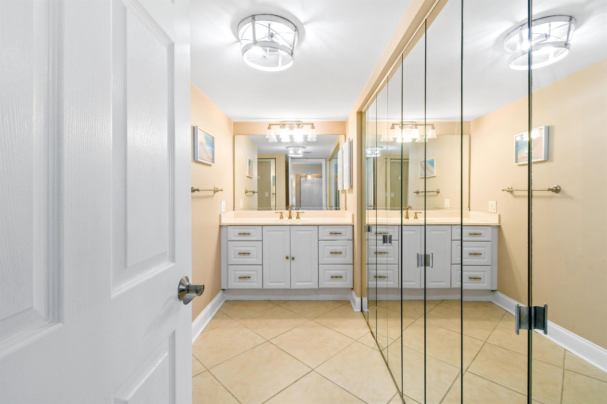 JUPITER OCEAN AND RACQUET - Residential Lease