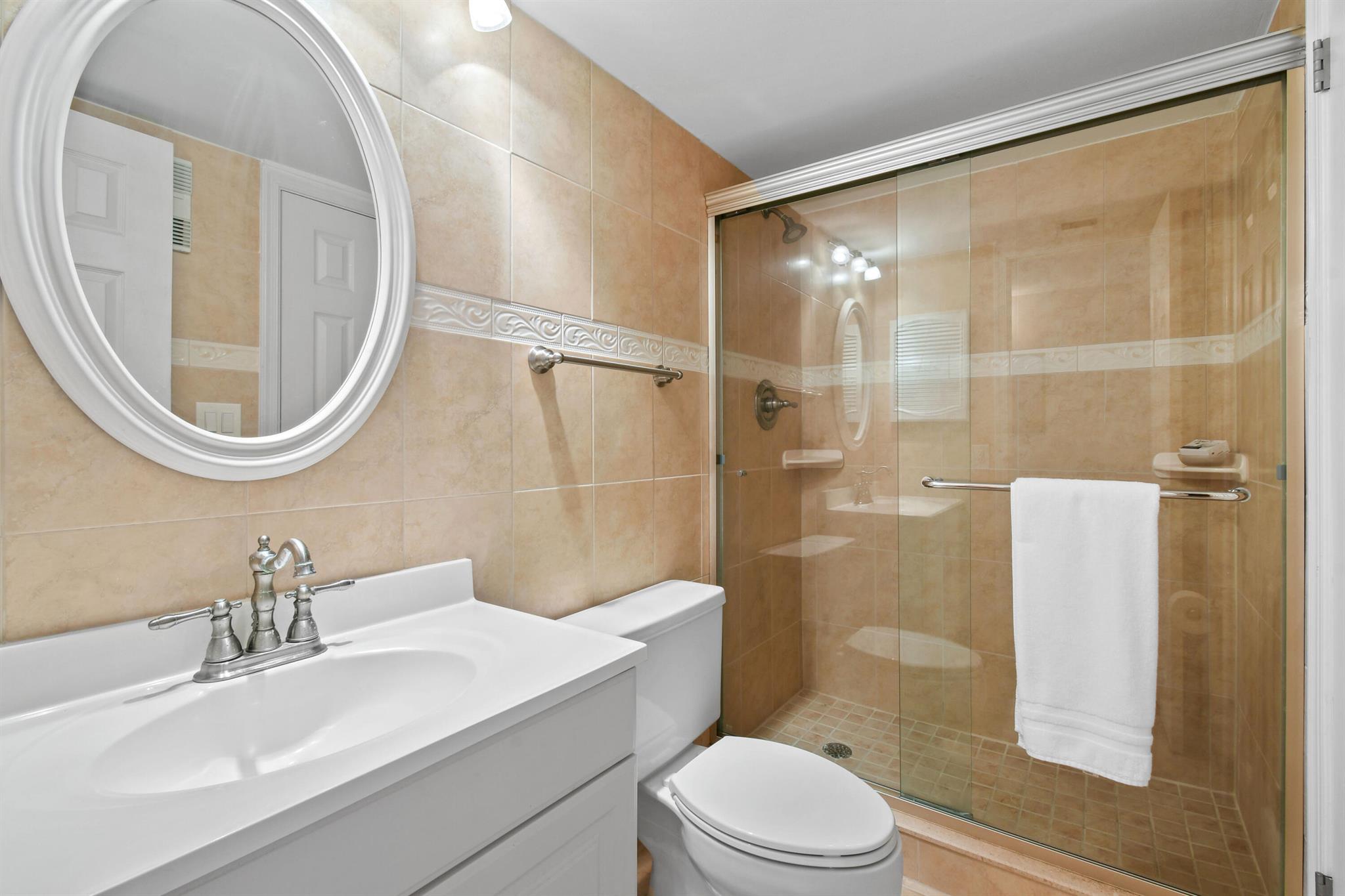 JUPITER OCEAN AND RACQUET - Residential Lease