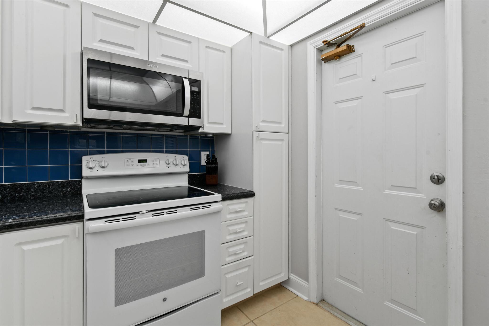 JUPITER OCEAN AND RACQUET - Residential Lease