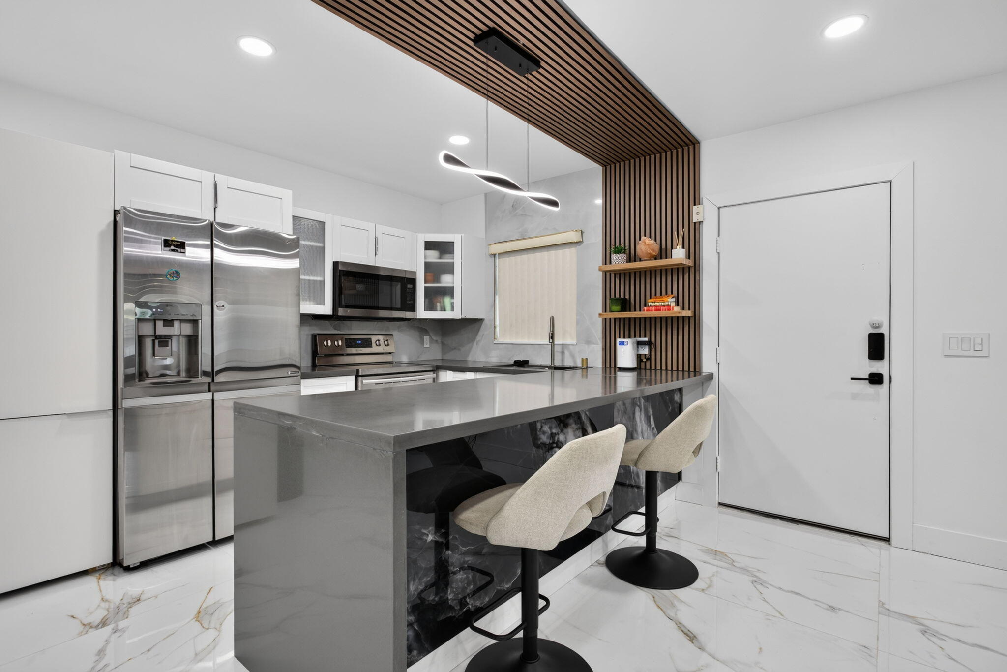 8404 W SAMPLE Road 230