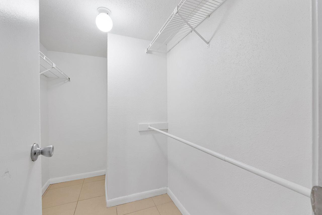 SAVANNAH AT RIVERSIDE CONDO - Residential