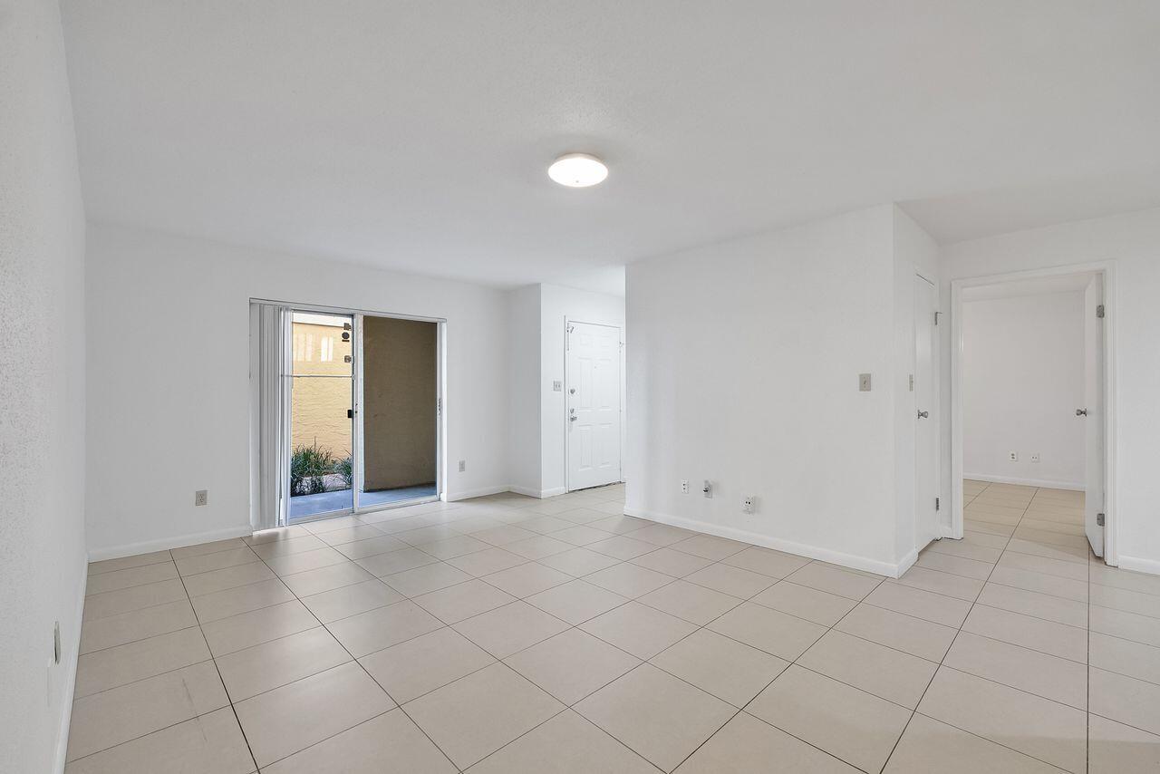 SAVANNAH AT RIVERSIDE CONDO - Residential