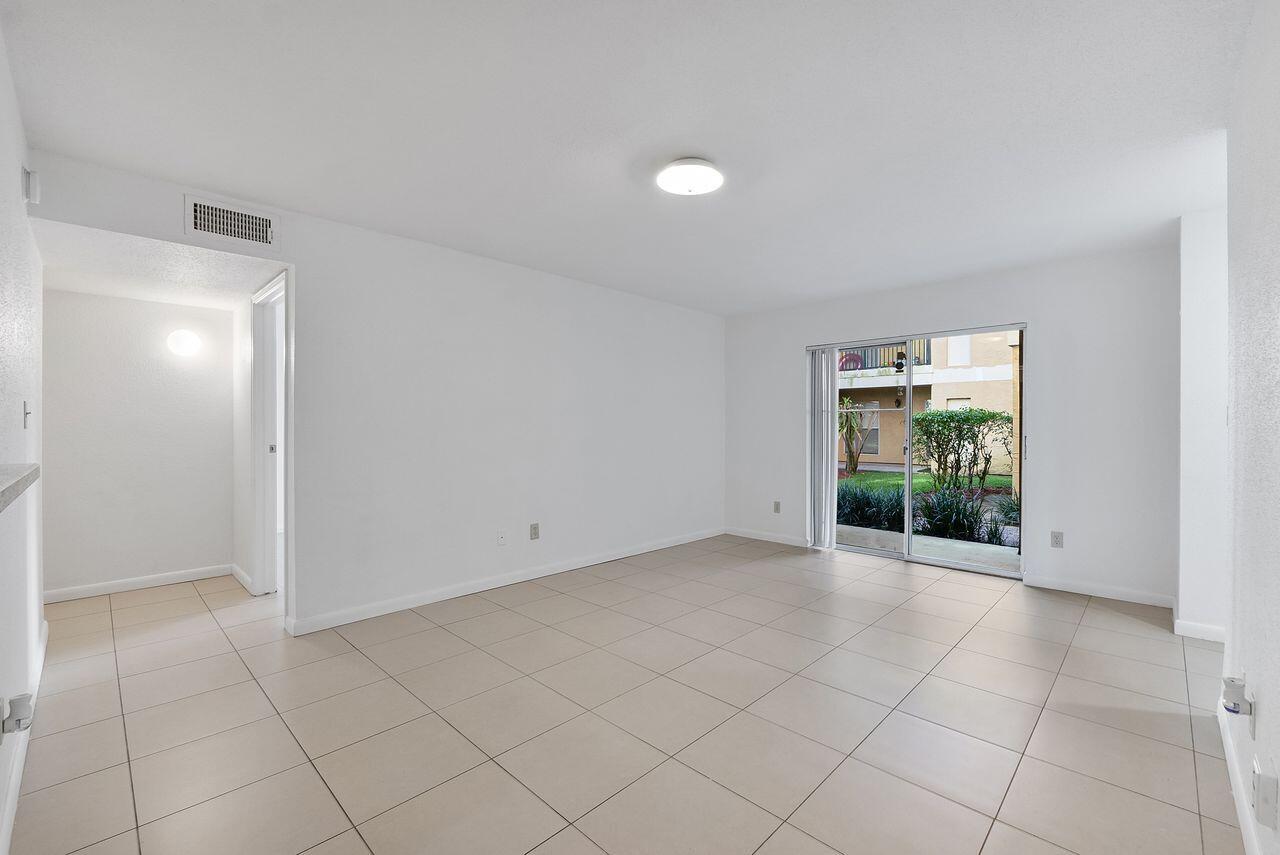 SAVANNAH AT RIVERSIDE CONDO - Residential