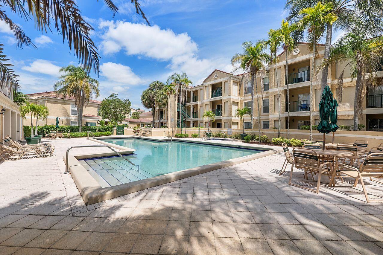 SAVANNAH AT RIVERSIDE CONDO - Residential
