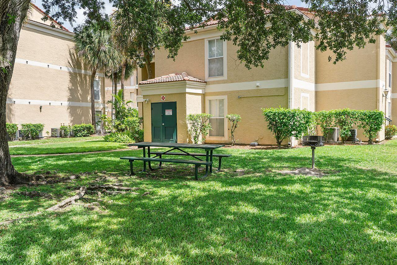 SAVANNAH AT RIVERSIDE CONDO - Residential