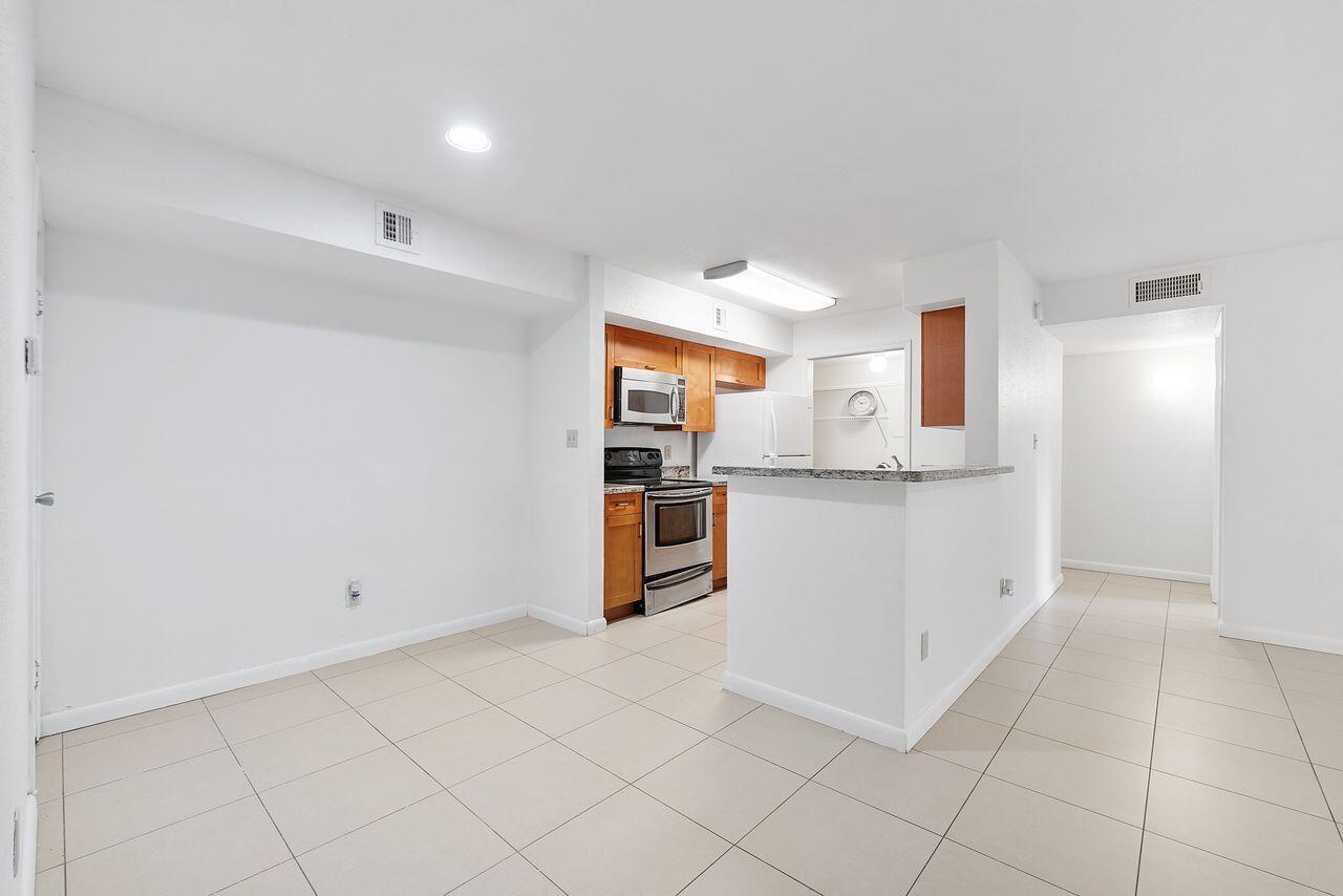 SAVANNAH AT RIVERSIDE CONDO - Residential