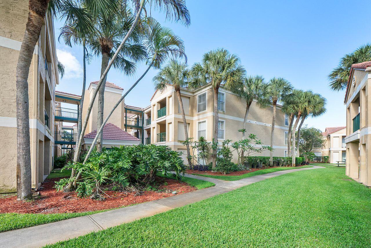 SAVANNAH AT RIVERSIDE CONDO - Residential