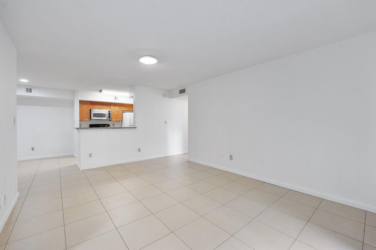 SAVANNAH AT RIVERSIDE CONDO - Residential