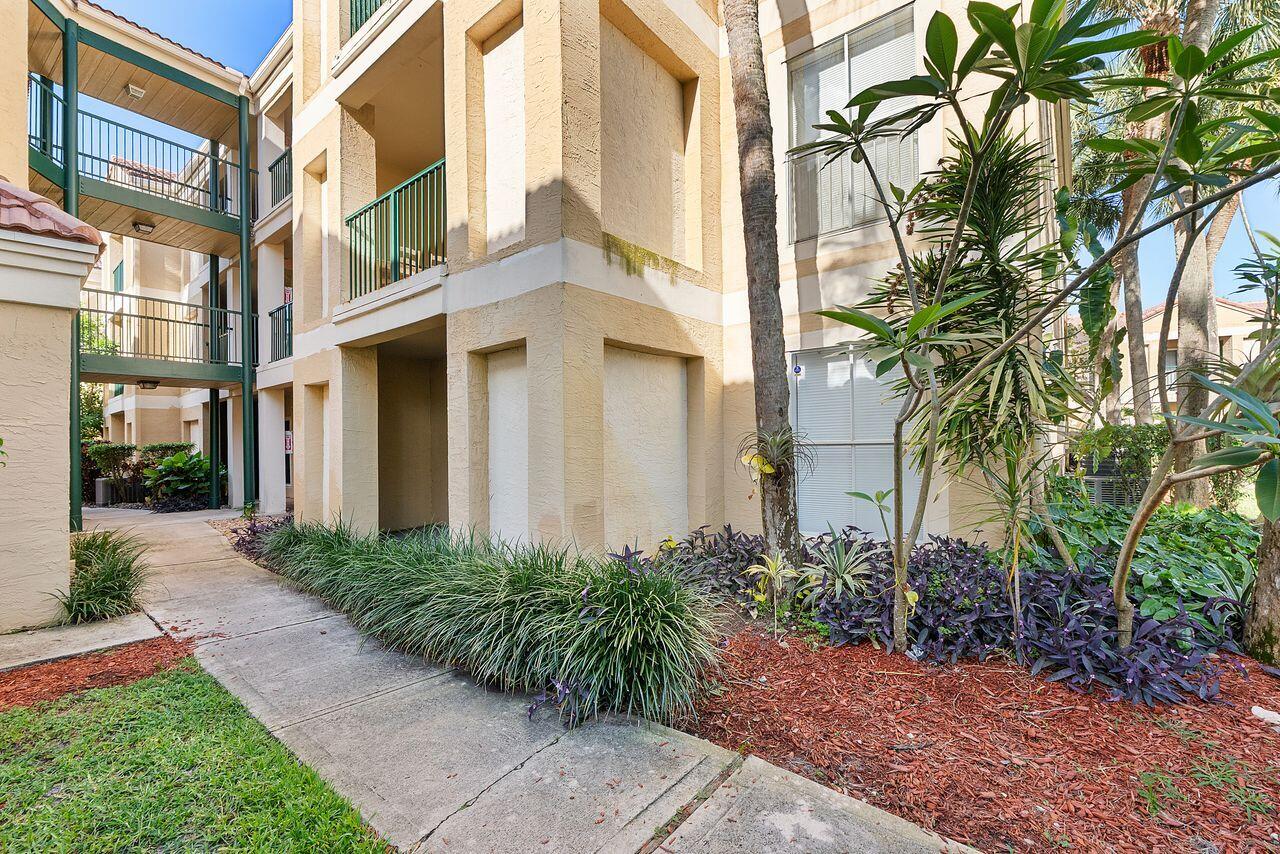 SAVANNAH AT RIVERSIDE CONDO - Residential