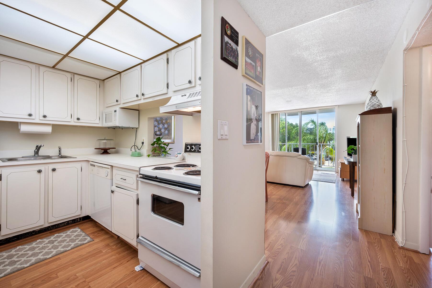 Properties 500 Executive Center Drive 3k