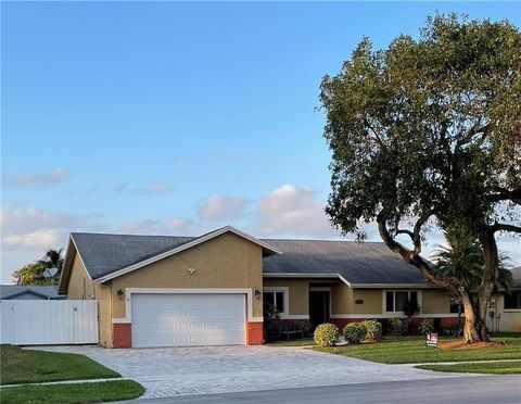 8581 27th Place Davie FL 33328