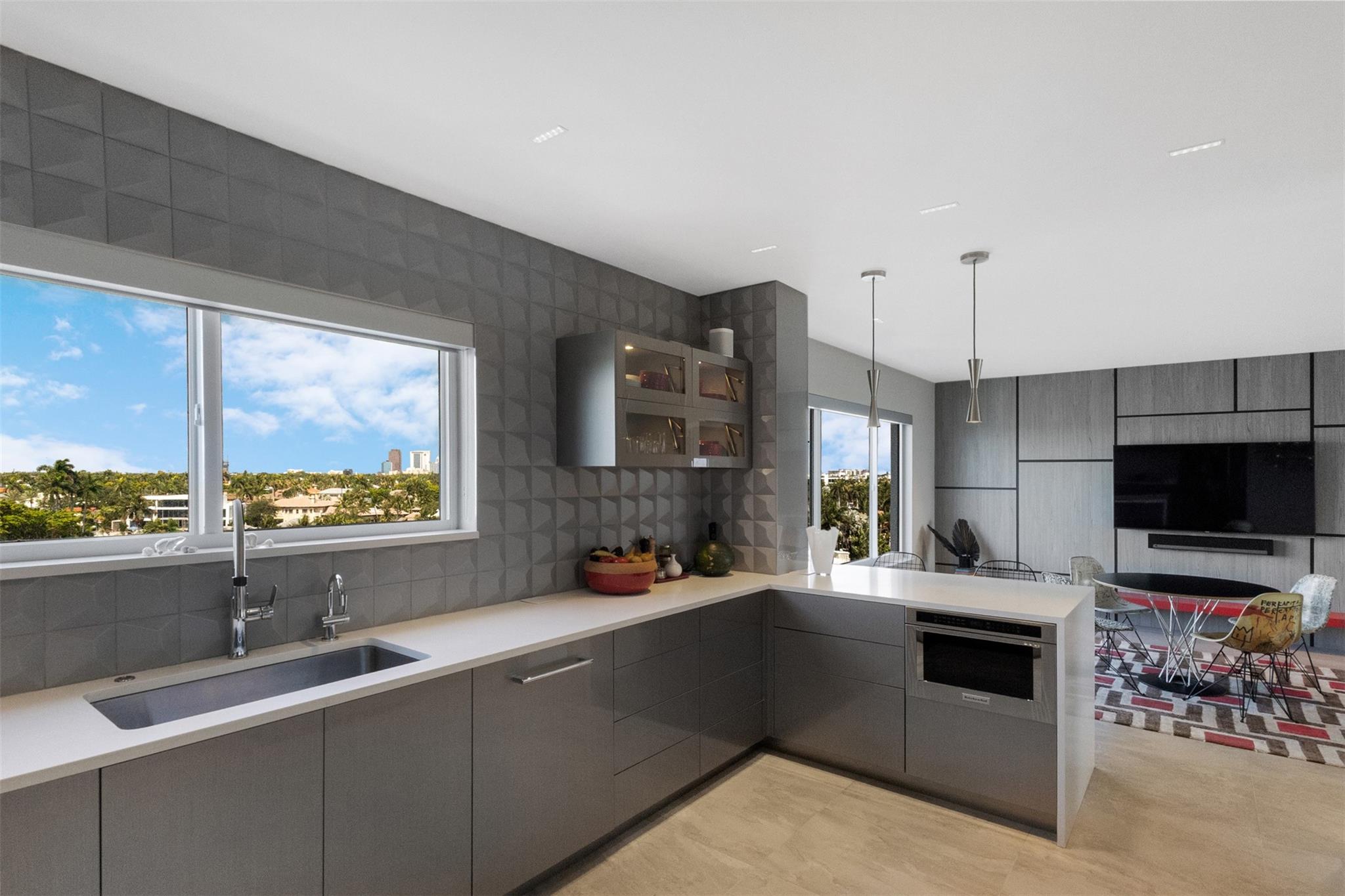 333 Sunset Dr 508
