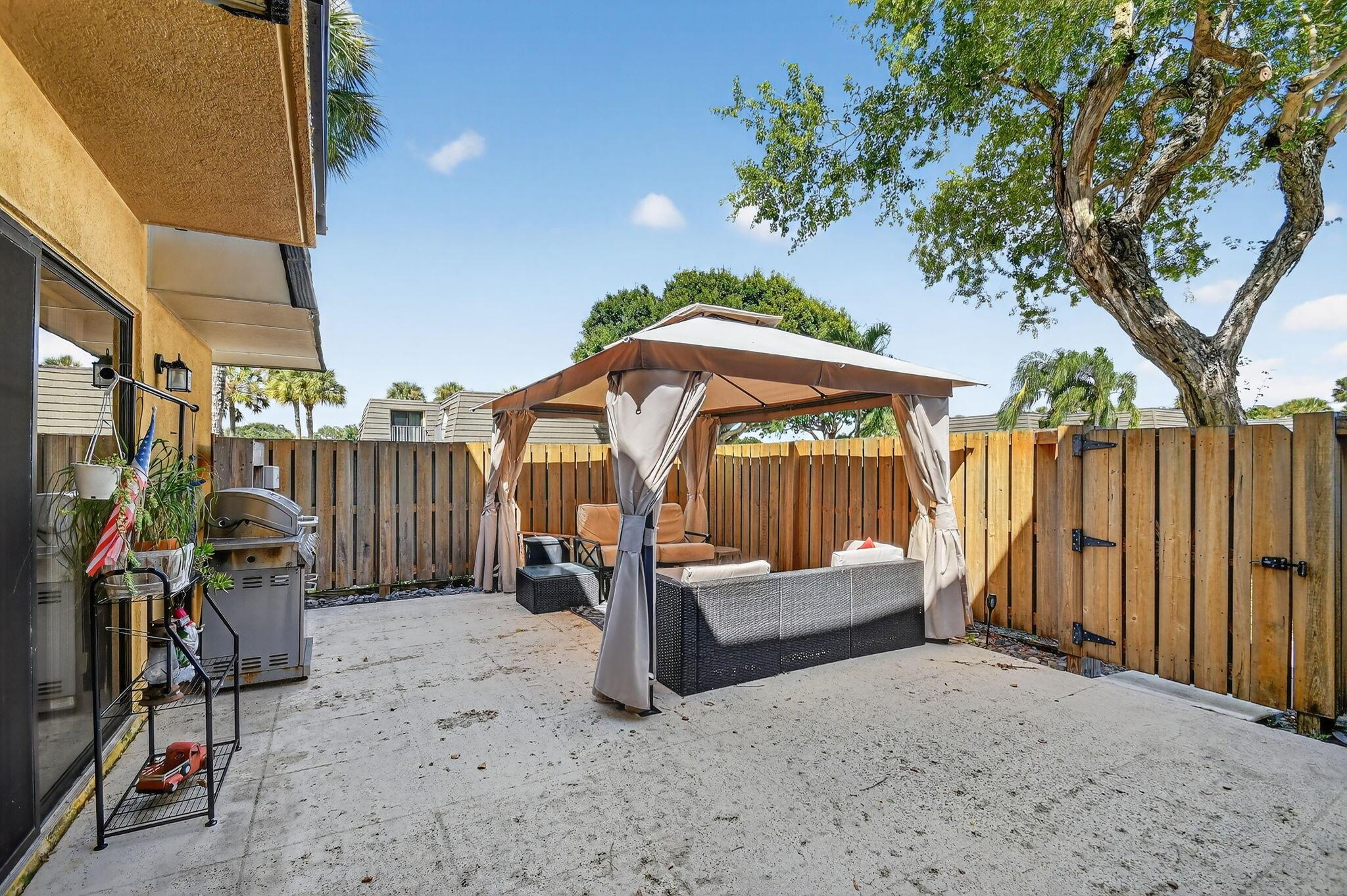 VILLAGE OF SANDALWOOD LAK - Residential