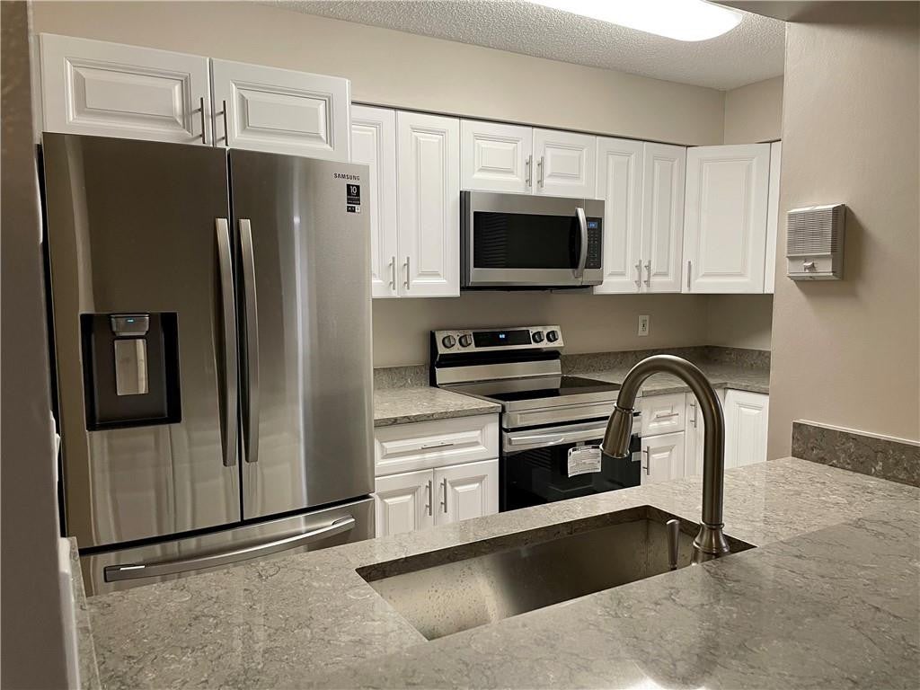 1674 NW 81ST Way 1674, Plantation, FL, 33322/$309,999 4 1674 NW 81ST Way 1674