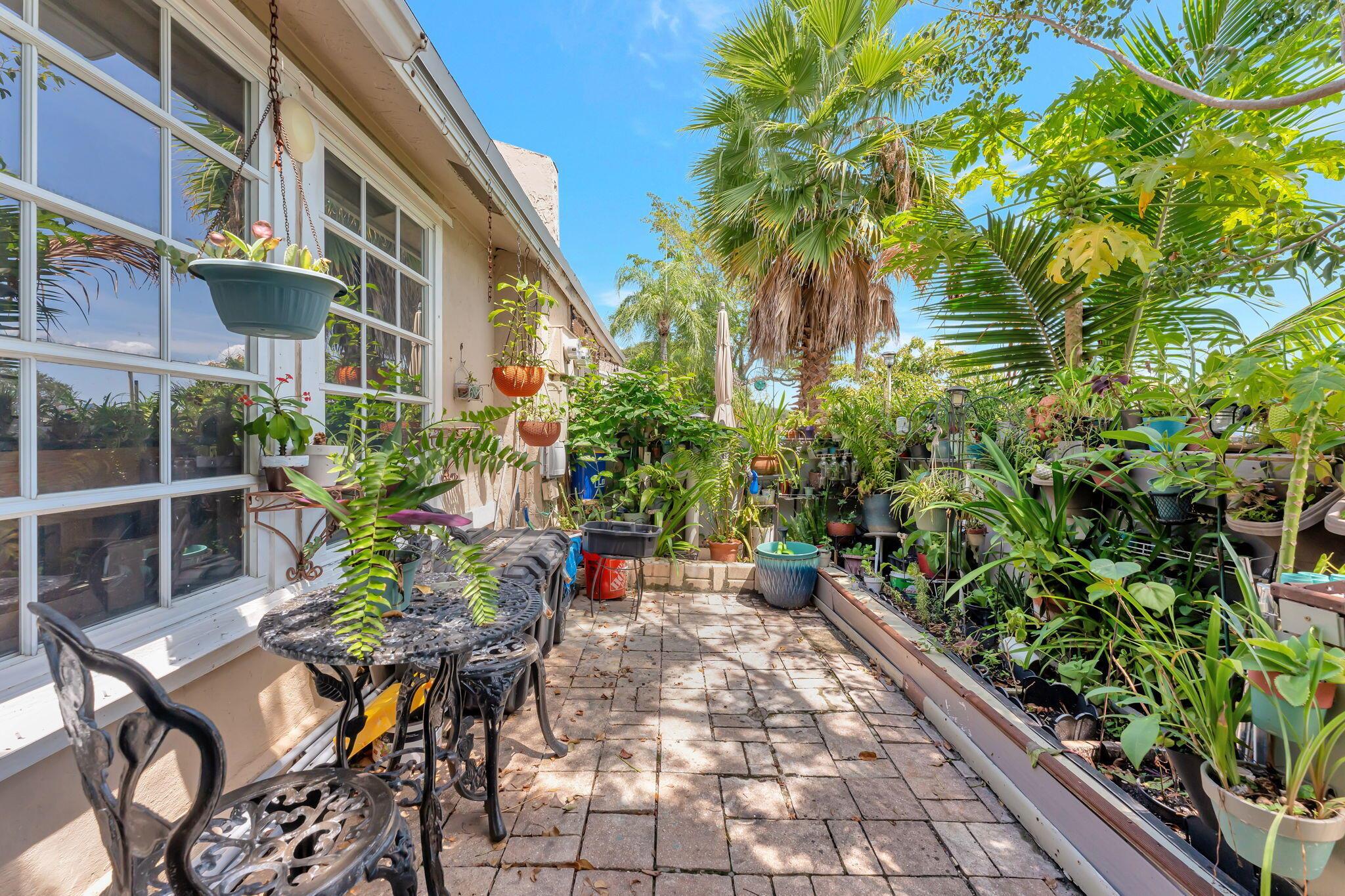Woodlake Villas - Residential