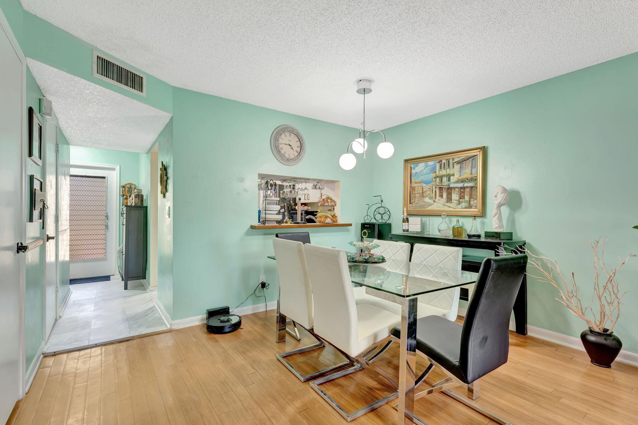 Woodlake Villas - Residential
