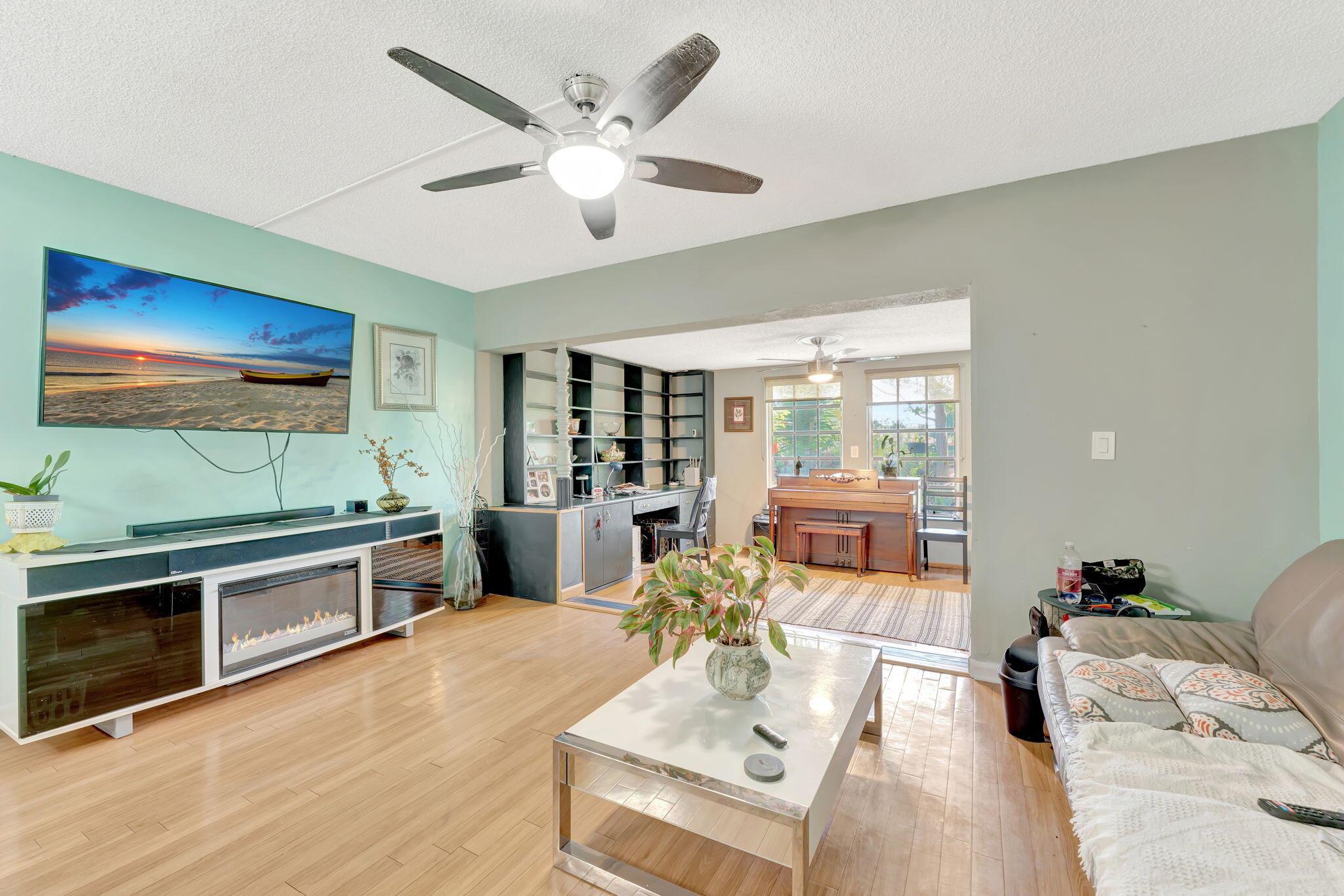 Woodlake Villas - Residential