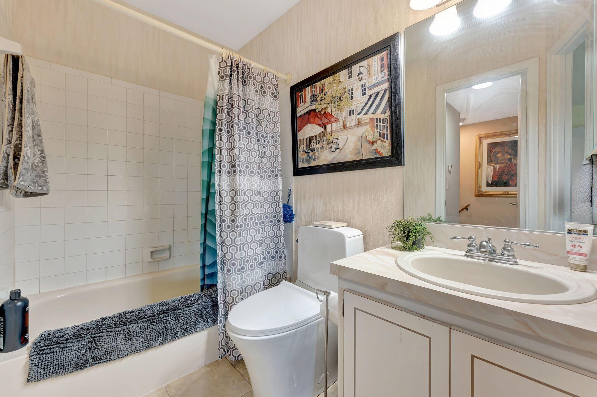 Woodlake Villas - Residential