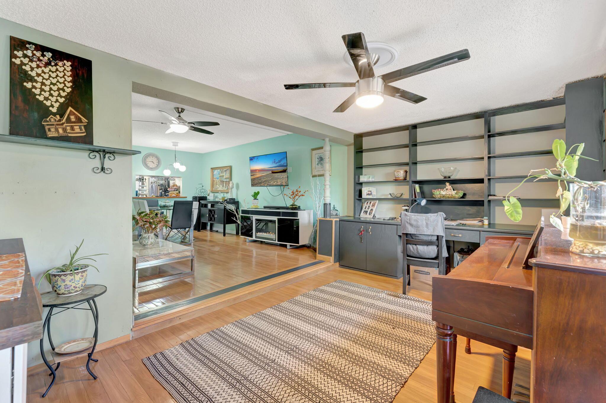 Woodlake Villas - Residential