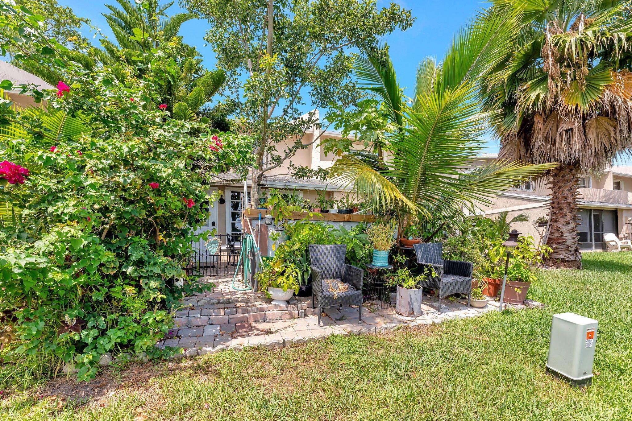 Woodlake Villas - Residential