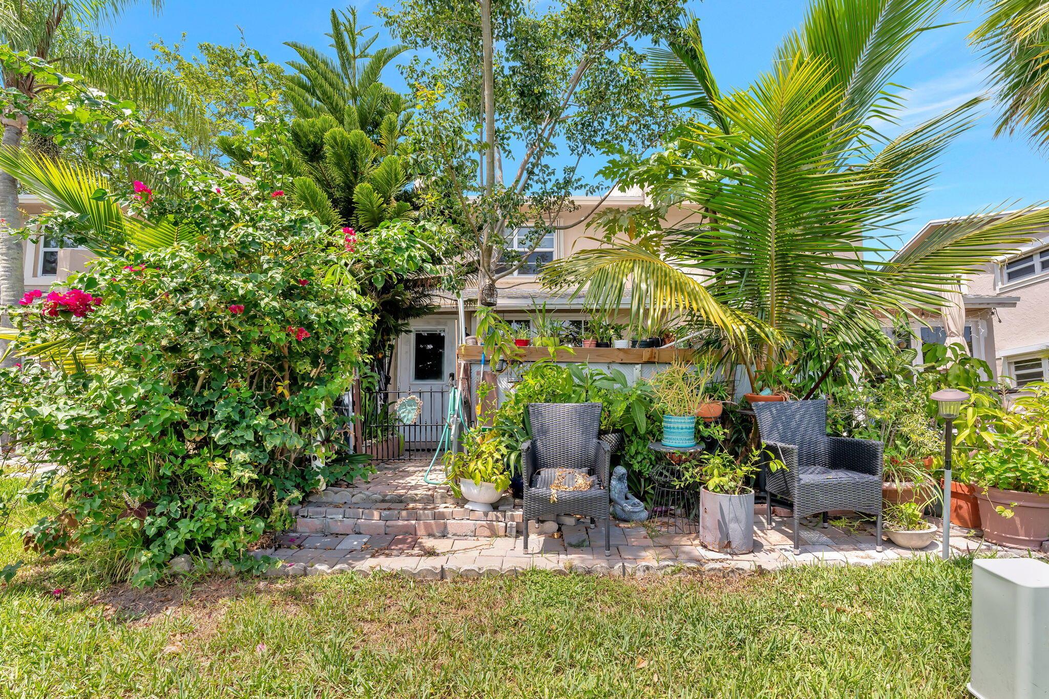 Woodlake Villas - Residential