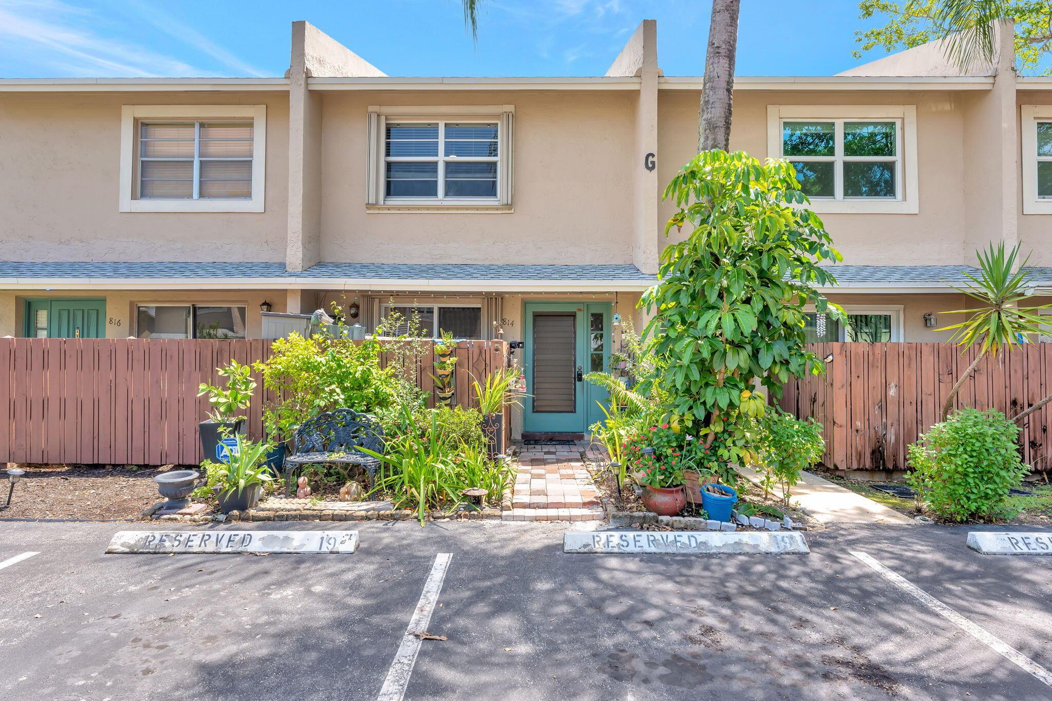 Woodlake Villas - Residential