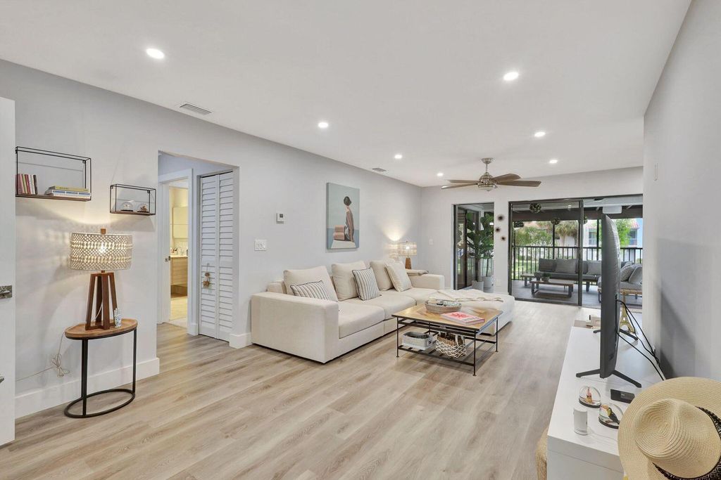 Photo of 95 Pelican Pointe Drive #2010, Delray Beach, FL 33483 (MLS # R11117832)