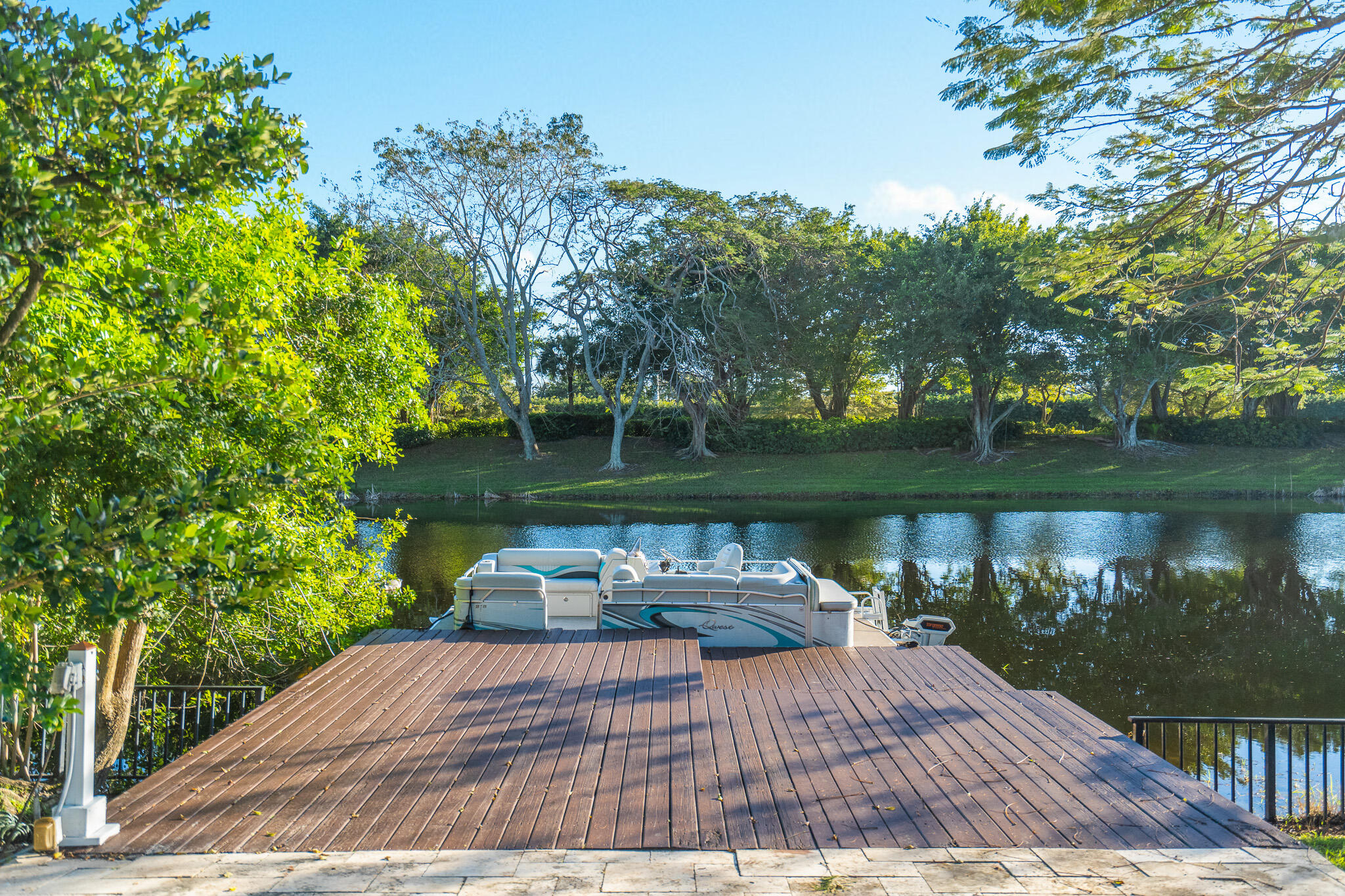 LE LAC - Residential