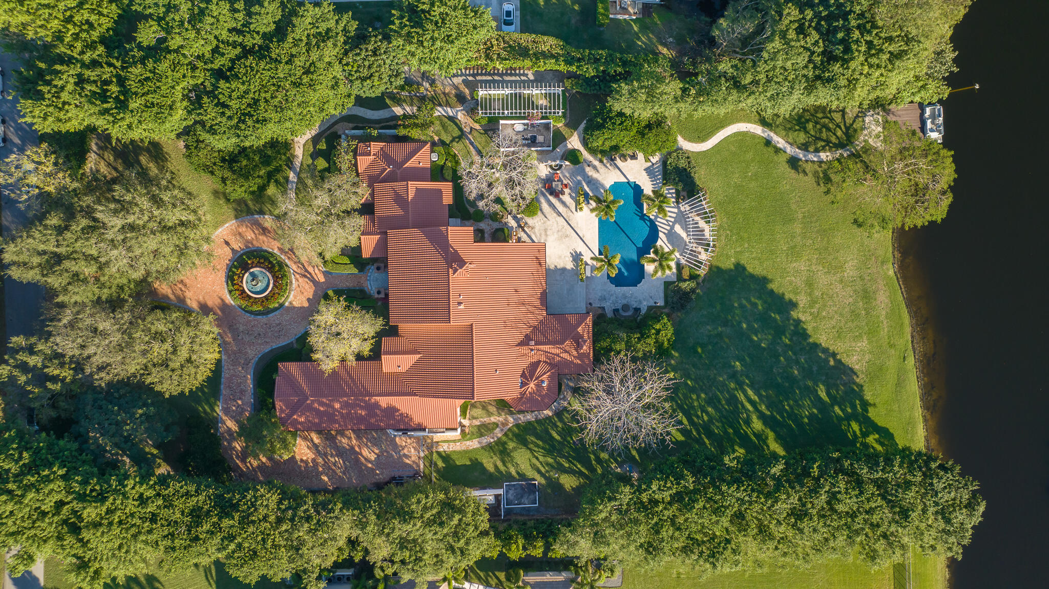 LE LAC - Residential