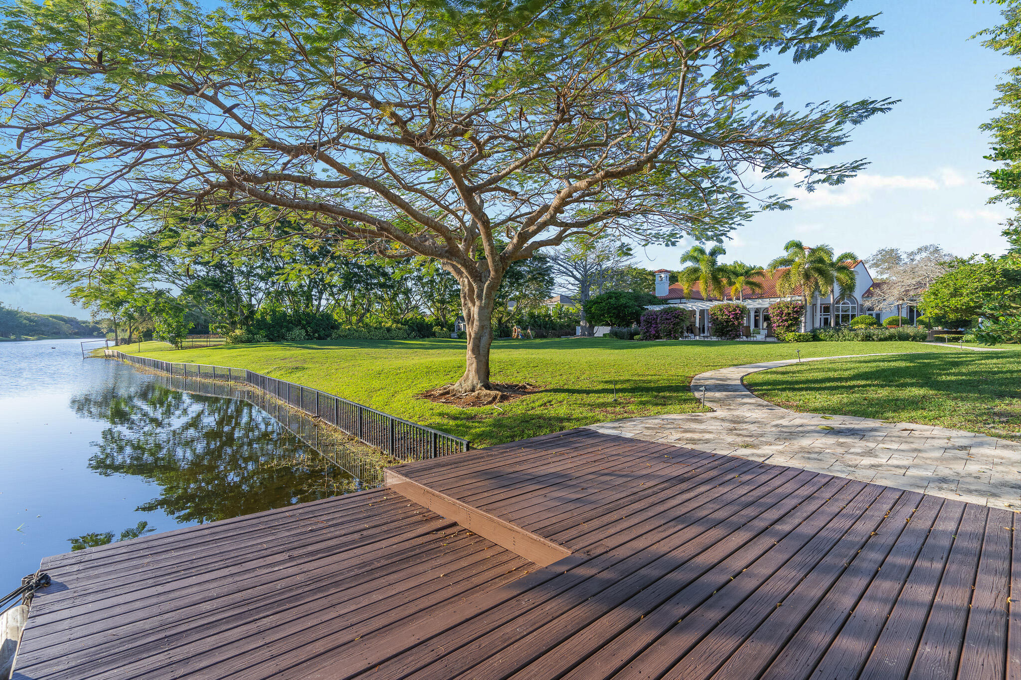 LE LAC - Residential