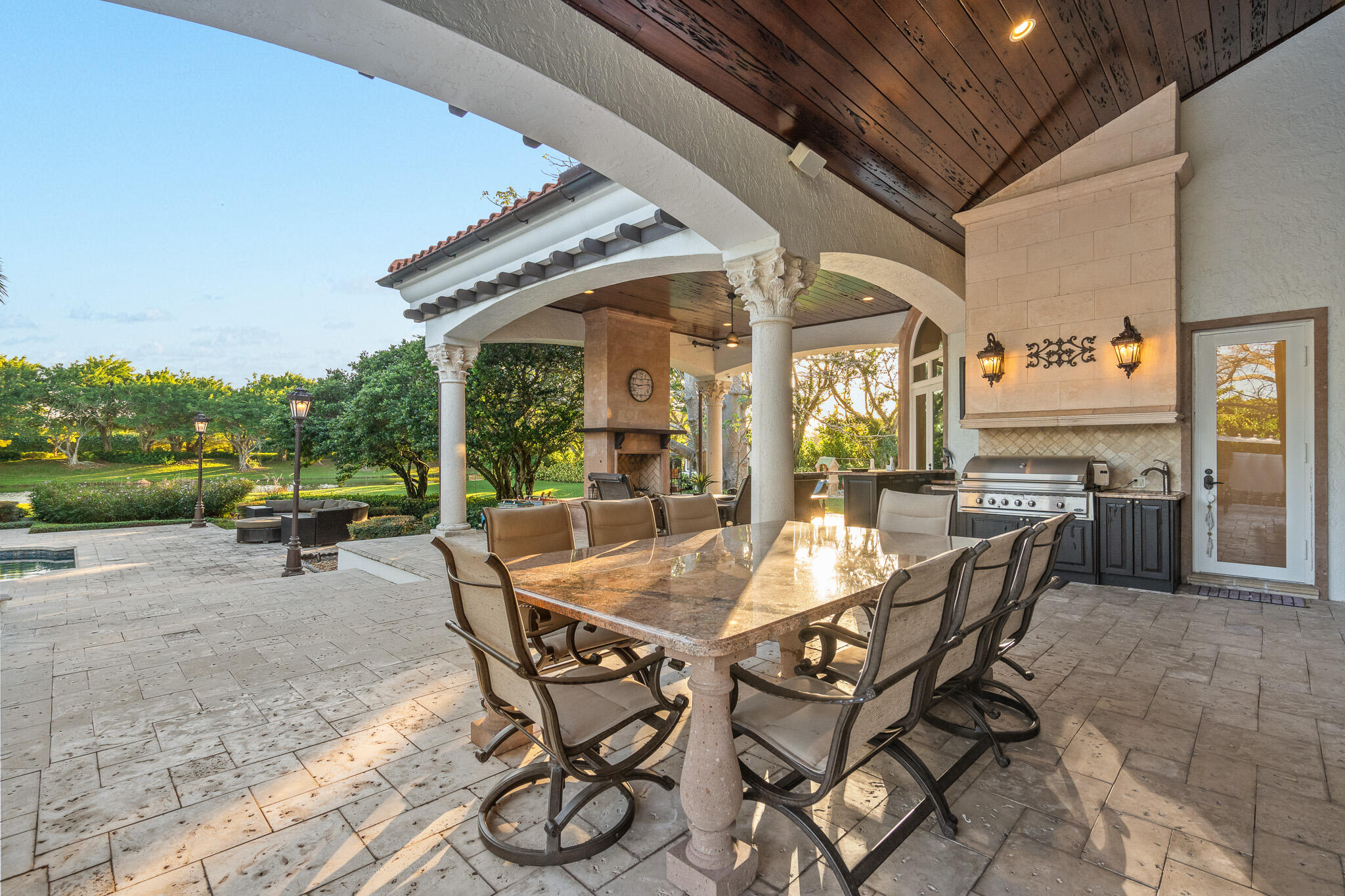 LE LAC - Residential