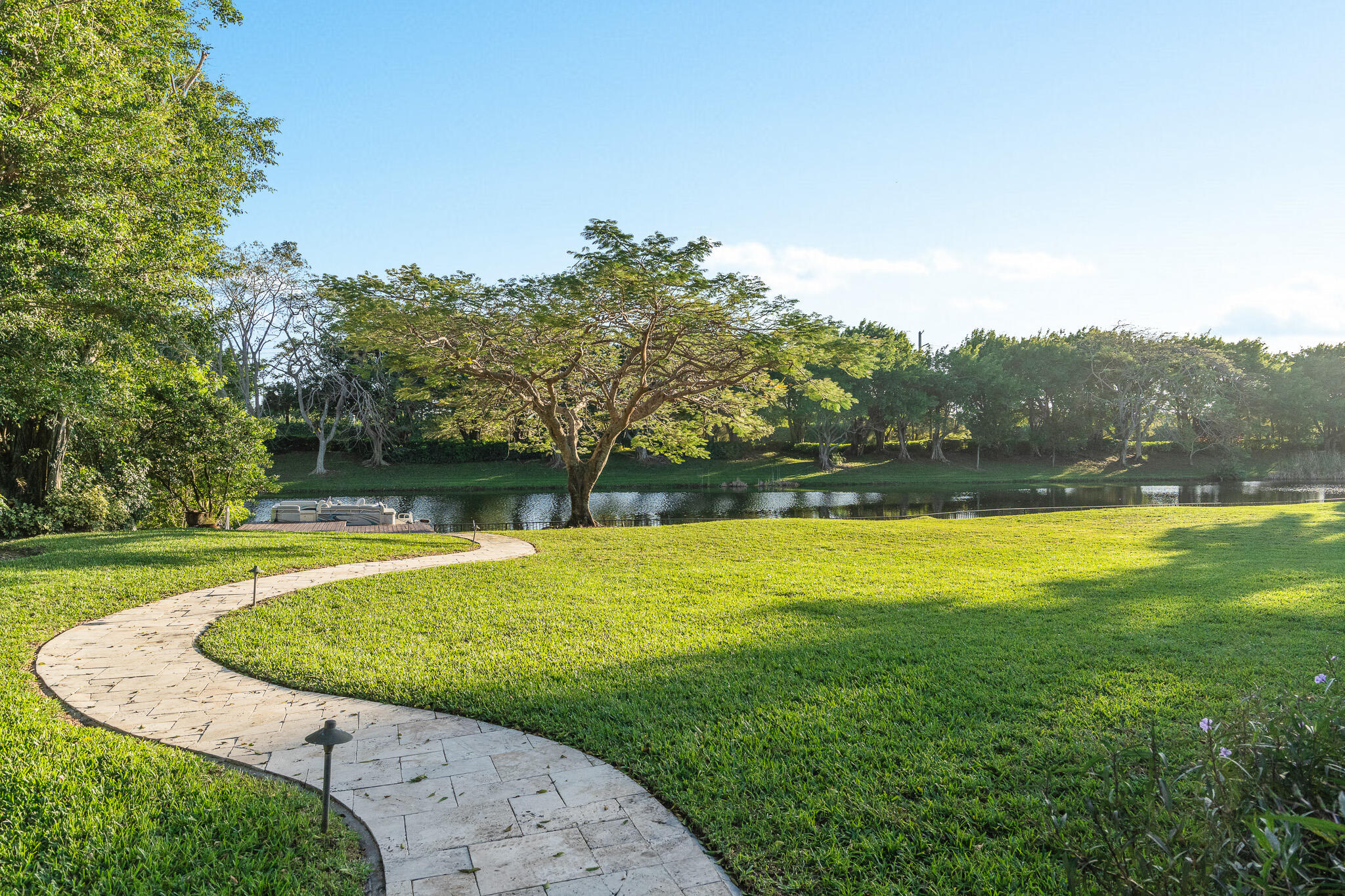 LE LAC - Residential