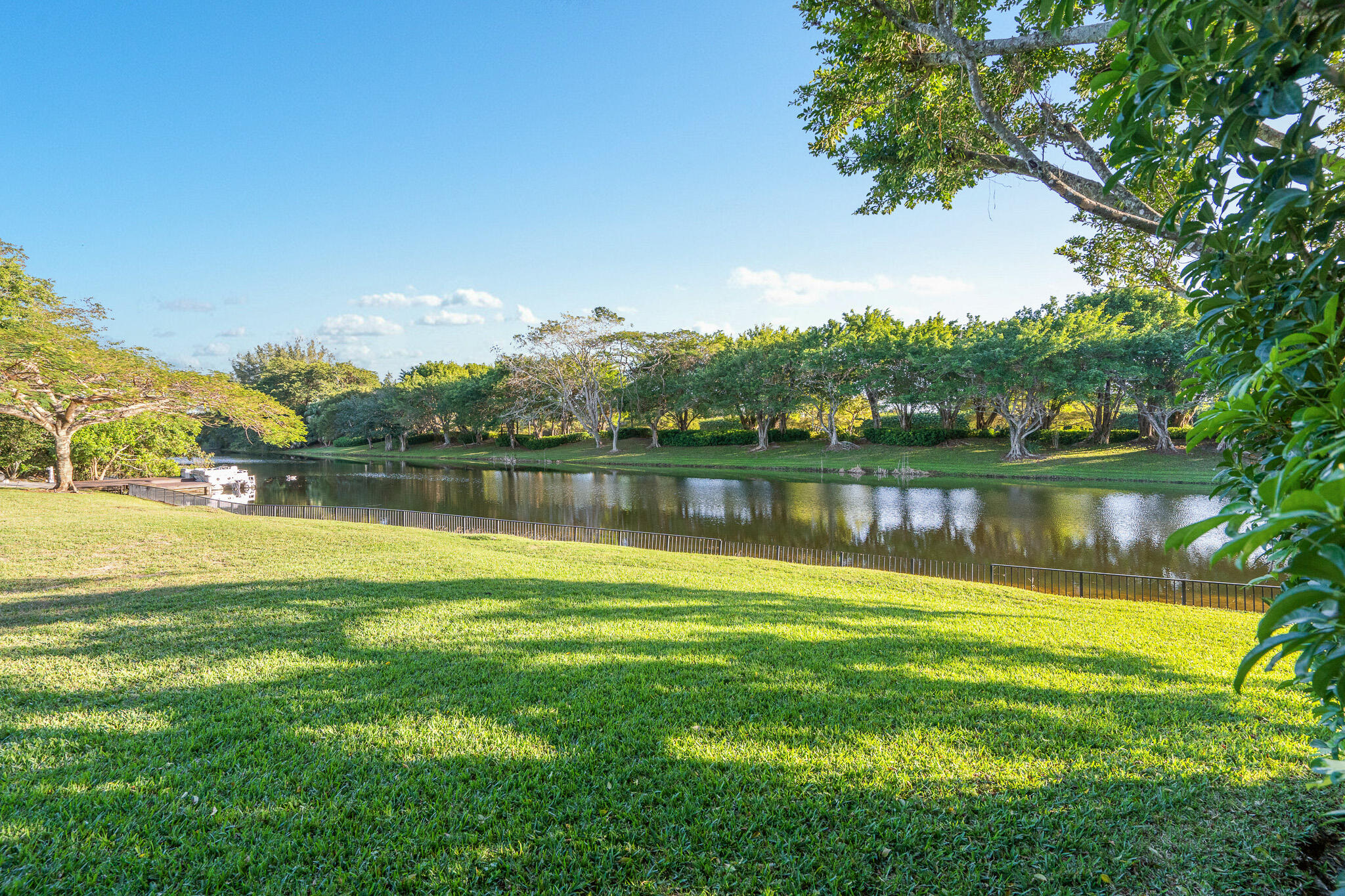 LE LAC - Residential